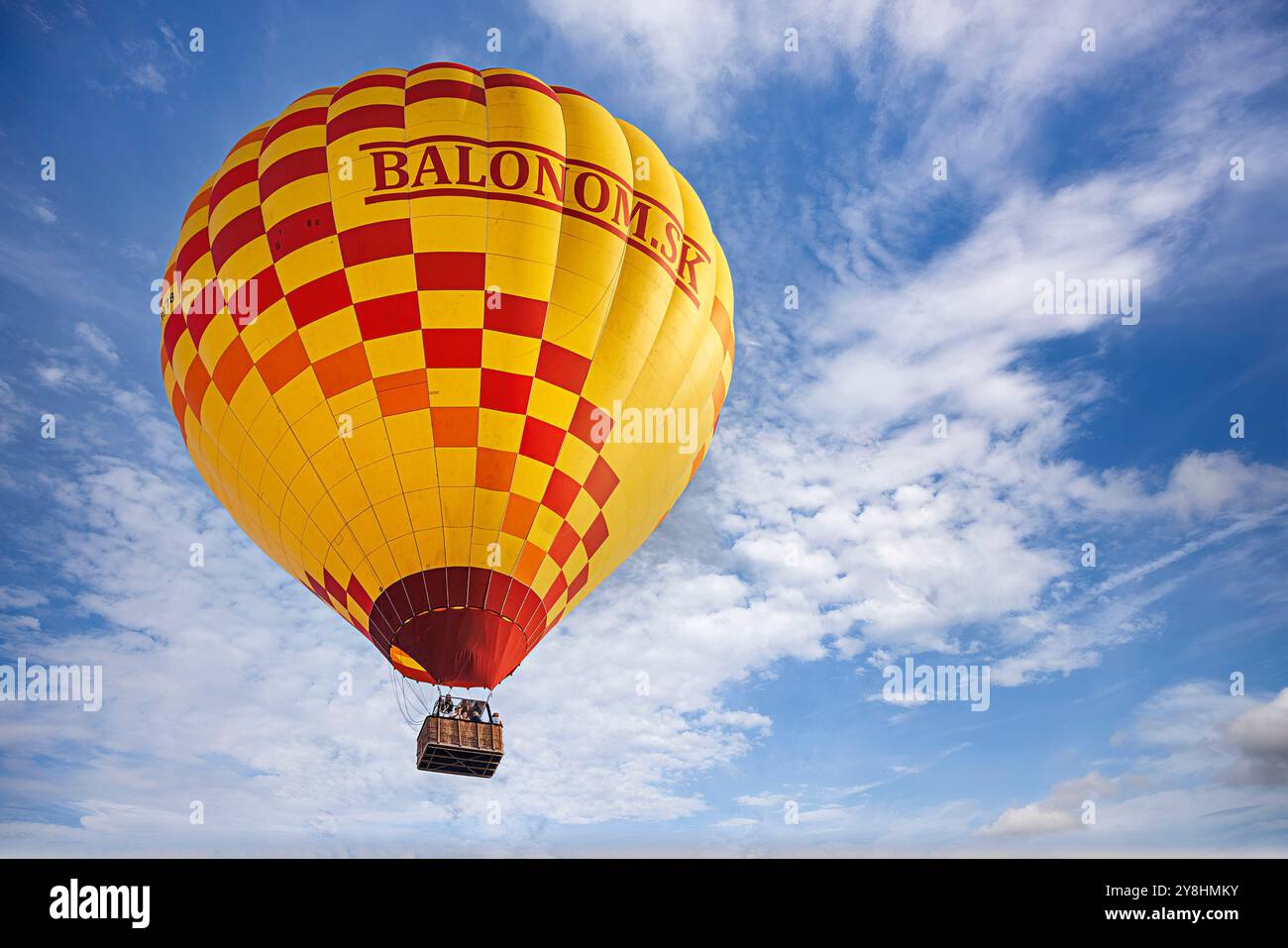 Montgolfière décollant de Poprad, Slovaquie Banque D'Images