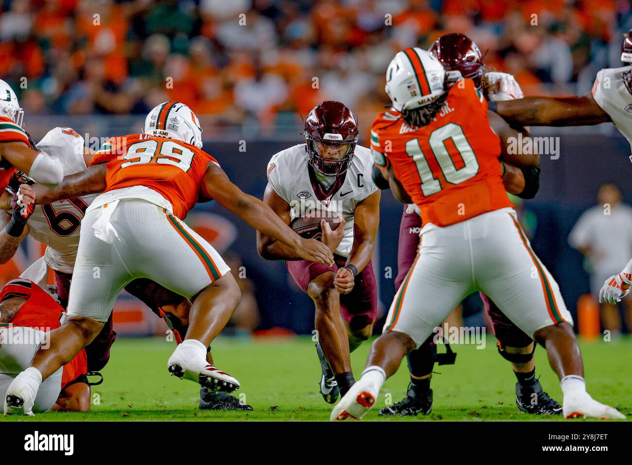 SEPTEMBRE 27, 2024, Miami Hurricanes et Virginia Tech au Hard Rock Stadium, Miami Gardens, Floride, photo : Chris Arjoon/American Presswire Banque D'Images