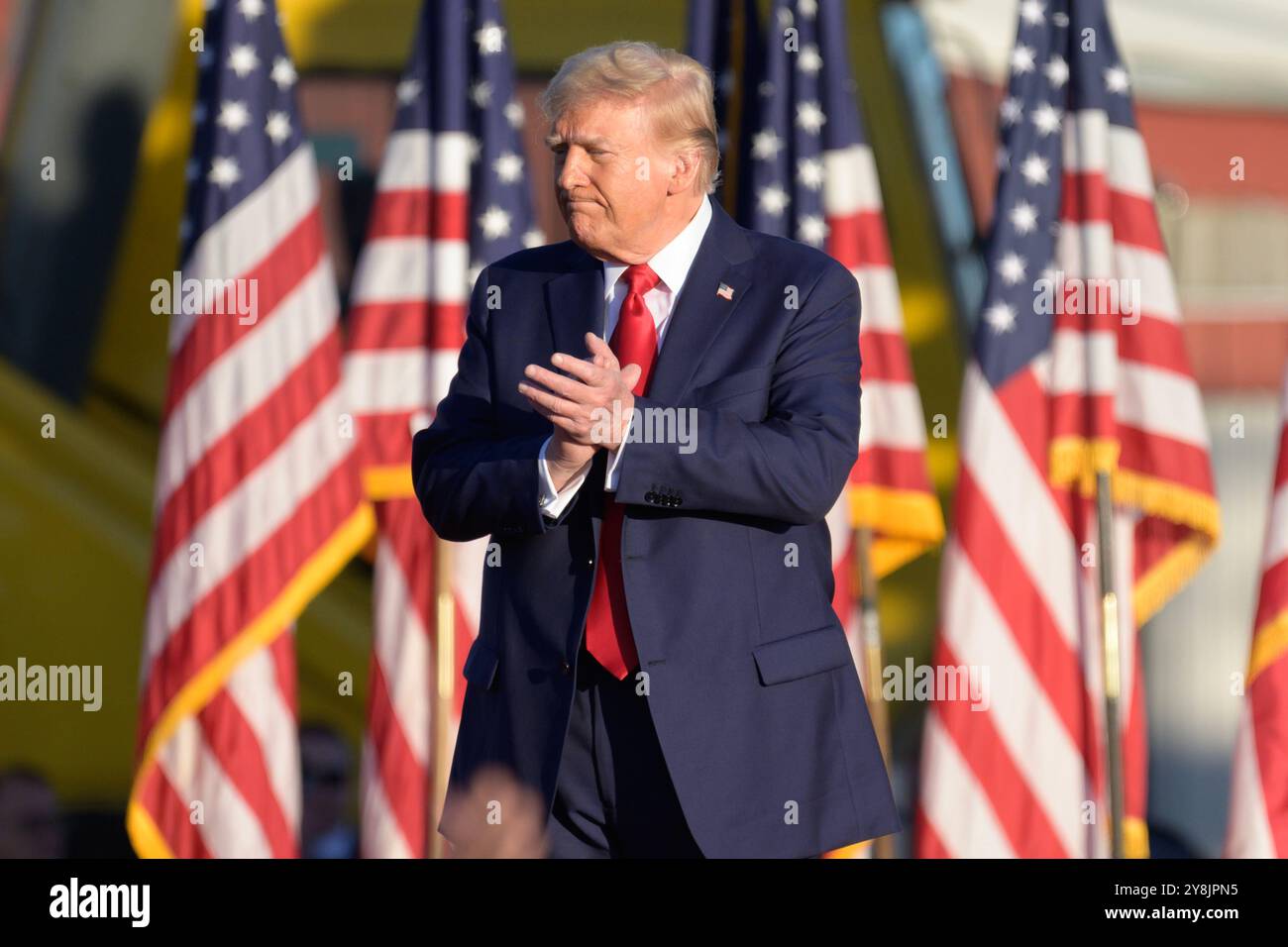 Bulter, États-Unis. 05 octobre 2024. L’ancien président et candidat républicain Donald Trump revient au Bulter Farm Show où se trouve le site de la tentative d’assassinat il y a trois mois pour un rassemblement le samedi 5 octobre 2024. Photo par Archie Carpenter/UPI. Crédit : UPI/Alamy Live News Banque D'Images