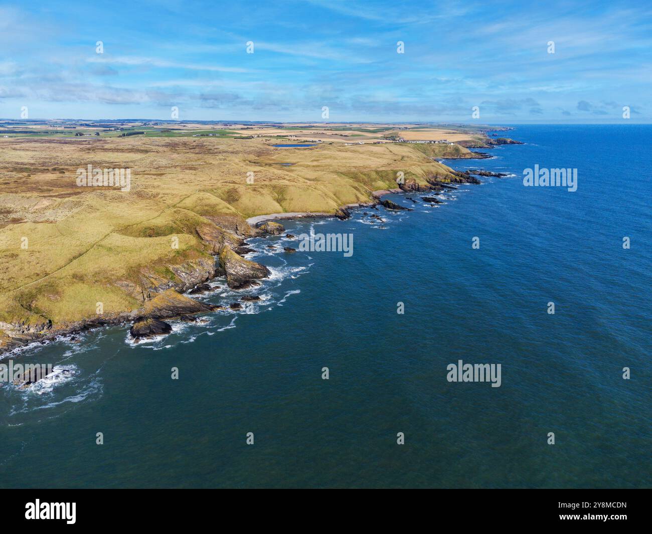 La côte accidentée de Buchan, dans l'Aberdeenshire, en Écosse, en mer du Nord Banque D'Images