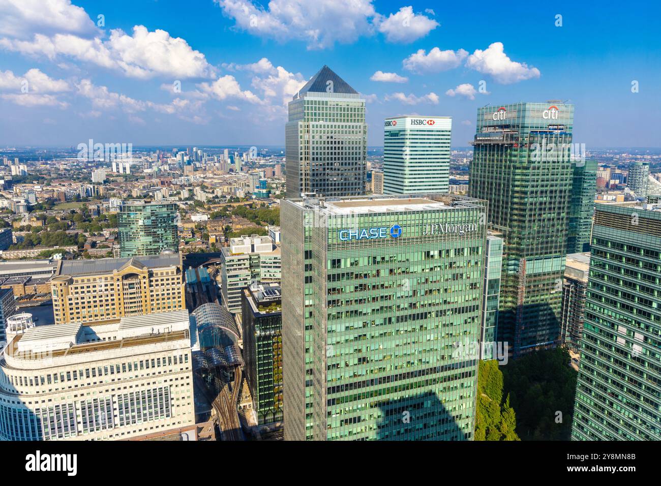 Gratte-ciel et bureaux bancaires de JP Morgan Chase, HSBC et Citi Group dans le quartier financier de Canary Wharf, Londres, Angleterre Banque D'Images