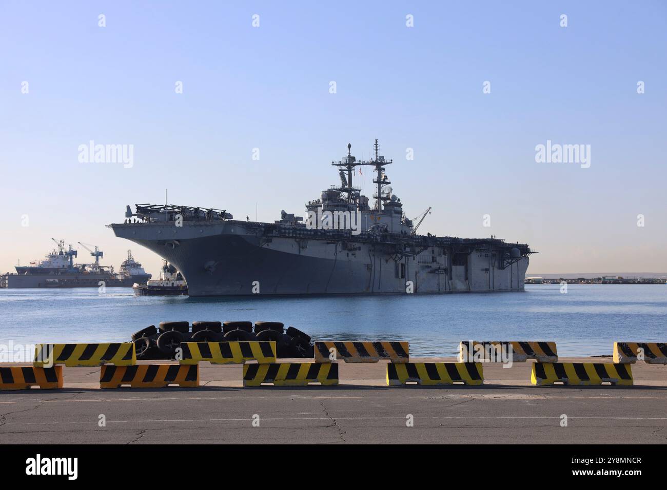 Marines et marins américains avec le Wasp (WSP) Amphibious Ready Group (ARG)-24th Marine Expeditionary Unit (MEU) Special Operations capable (SOC), arriv Banque D'Images