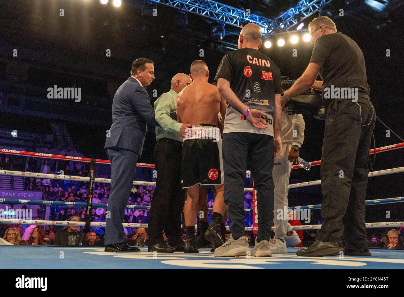 Liverpool, Royaume-Uni. 05 octobre 2024. Nick Ball vs Ronny Rios - samedi 5 octobre 2024 - M&S Bank Arena Liverpool - WBA Featherweight Championship of the World Credit : Samuel Wardle/Alamy Live News Banque D'Images