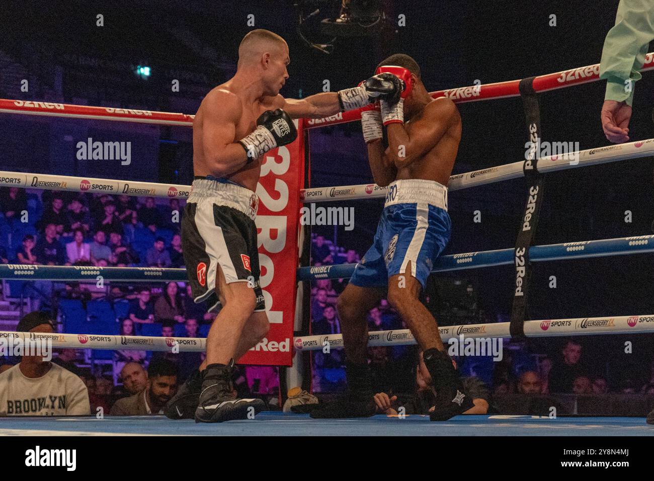 Liverpool, Royaume-Uni. 05 octobre 2024. Nick Ball vs Ronny Rios - samedi 5 octobre 2024 - M&S Bank Arena Liverpool - WBA Featherweight Championship of the World Credit : Samuel Wardle/Alamy Live News Banque D'Images