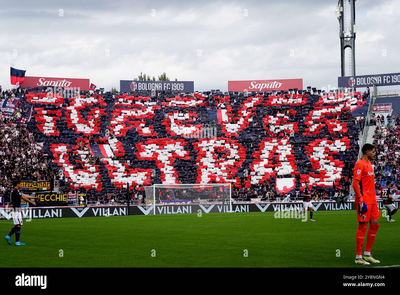 Bologne, Italie. 06 octobre 2024. Supporters de Bologne lors du match de Serie A Enilive entre le Bologne FC et Parme Calcio 1903 au Stadio Renato Dall'Ara le 06 octobre 2024 à Bologne, Italie. Crédit : Giuseppe Maffia/Alamy Live News Banque D'Images