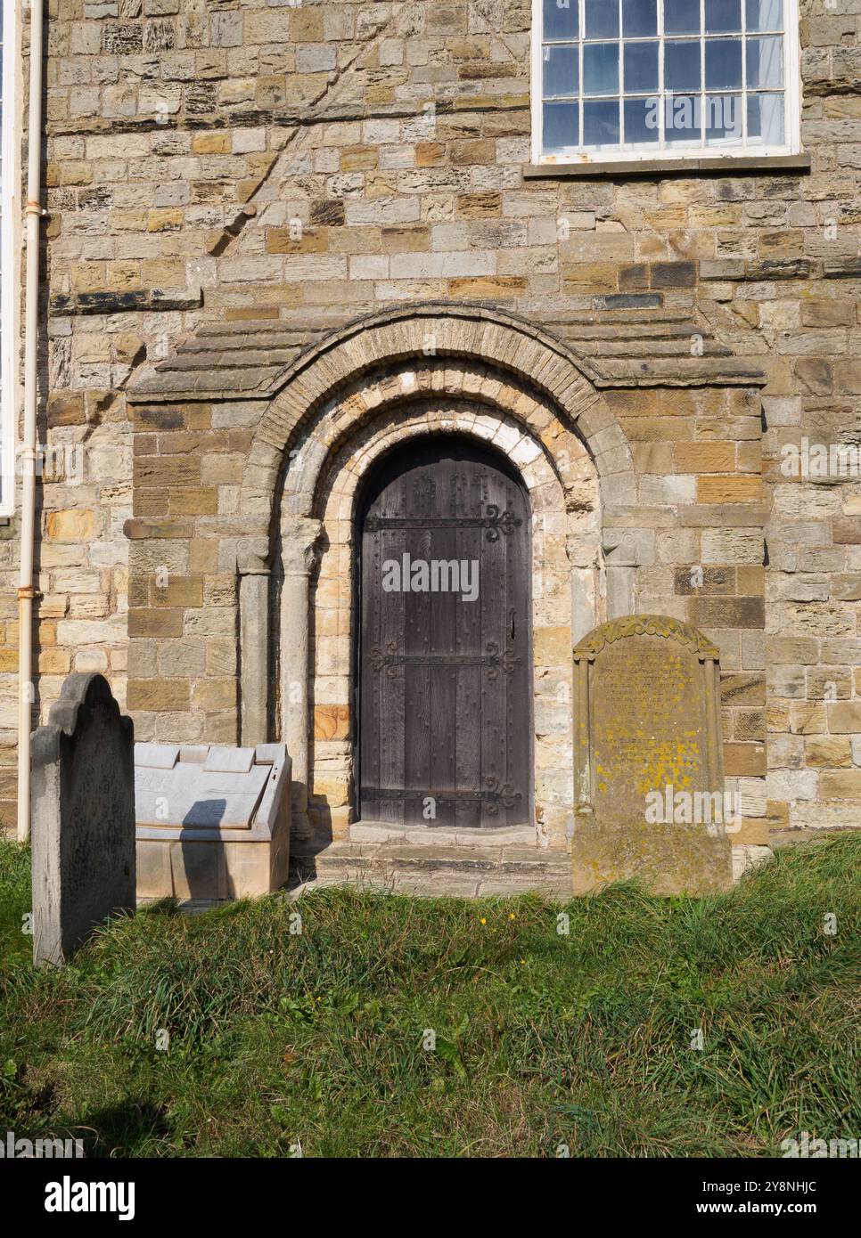 La porte sud de l'église St Mary Whitby Banque D'Images