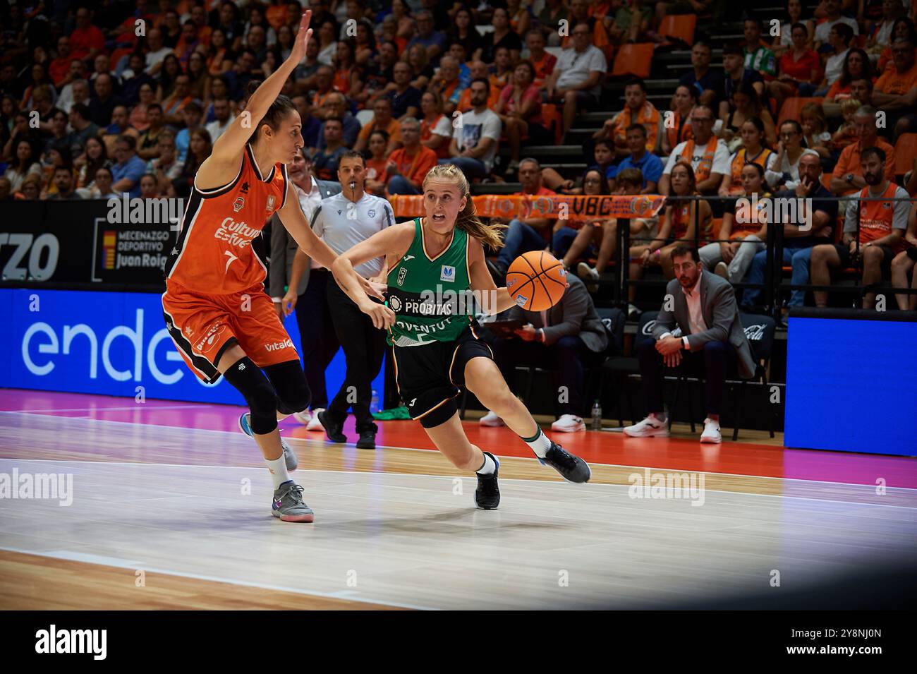 Laura Piera du Club Joventut Badalona lors de la Liga Femenina Endesa saison régulière Round 1 le 6 octobre 2024 à Pabellon Fuente de San Luis (Valenc Banque D'Images