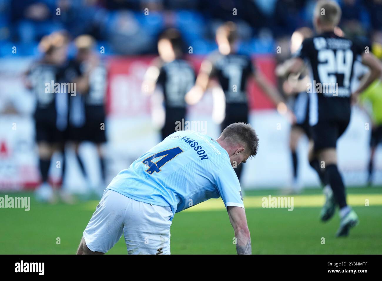 FCN jubel et Daniel Gretarsson (Soenderjyske 4) sont bouleversés lors du match de super ligue entre Soenderjyske et FC Nordsjaelland au Sydbank Park à Haderslev le dimanche 6 octobre 2024. (Photo : Claus Fisker/Ritzau Scanpix) crédit : Ritzau/Alamy Live News Banque D'Images