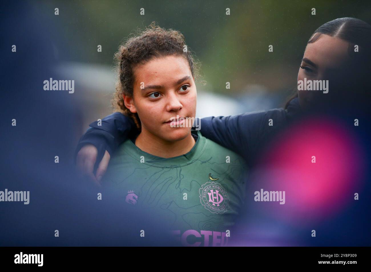 Londres, Royaume-Uni. 6 octobre 2024. La gardienne Saskia Reeves-Priestley (1er Dulwich Hamlet) après le match de la FA Womens National League Division One Sud-est entre Dulwich Hamlet et Actonians à Champion Hill. Crédit : Liam Asman/Alamy Live News Banque D'Images