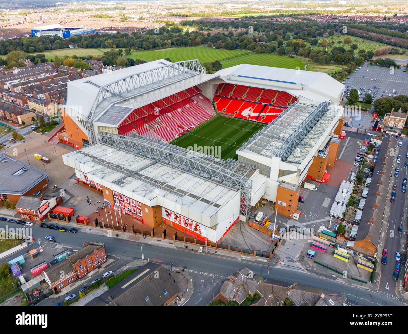 Vue générale aérienne au-dessus du stade Anfield, Liverpool à Anfield, Liverpool, Angleterre, Royaume-Uni le 3 octobre 2024 crédit : Every second Media/Alamy Live News Banque D'Images