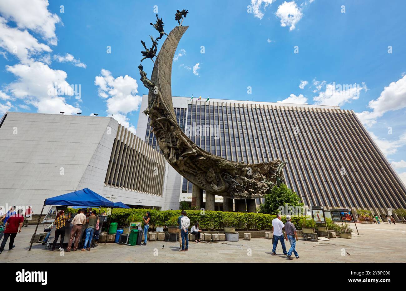 Monumento al Pueblo Antioqueño Obra del escultor Rodrigo Arenas Betancourt, Monumento a la Raza, Gobernacin de Antioquia, Centro administrativo, la Alpujarra, Medellin, Antioquia, Colombie, Amérique du Sud. Banque D'Images