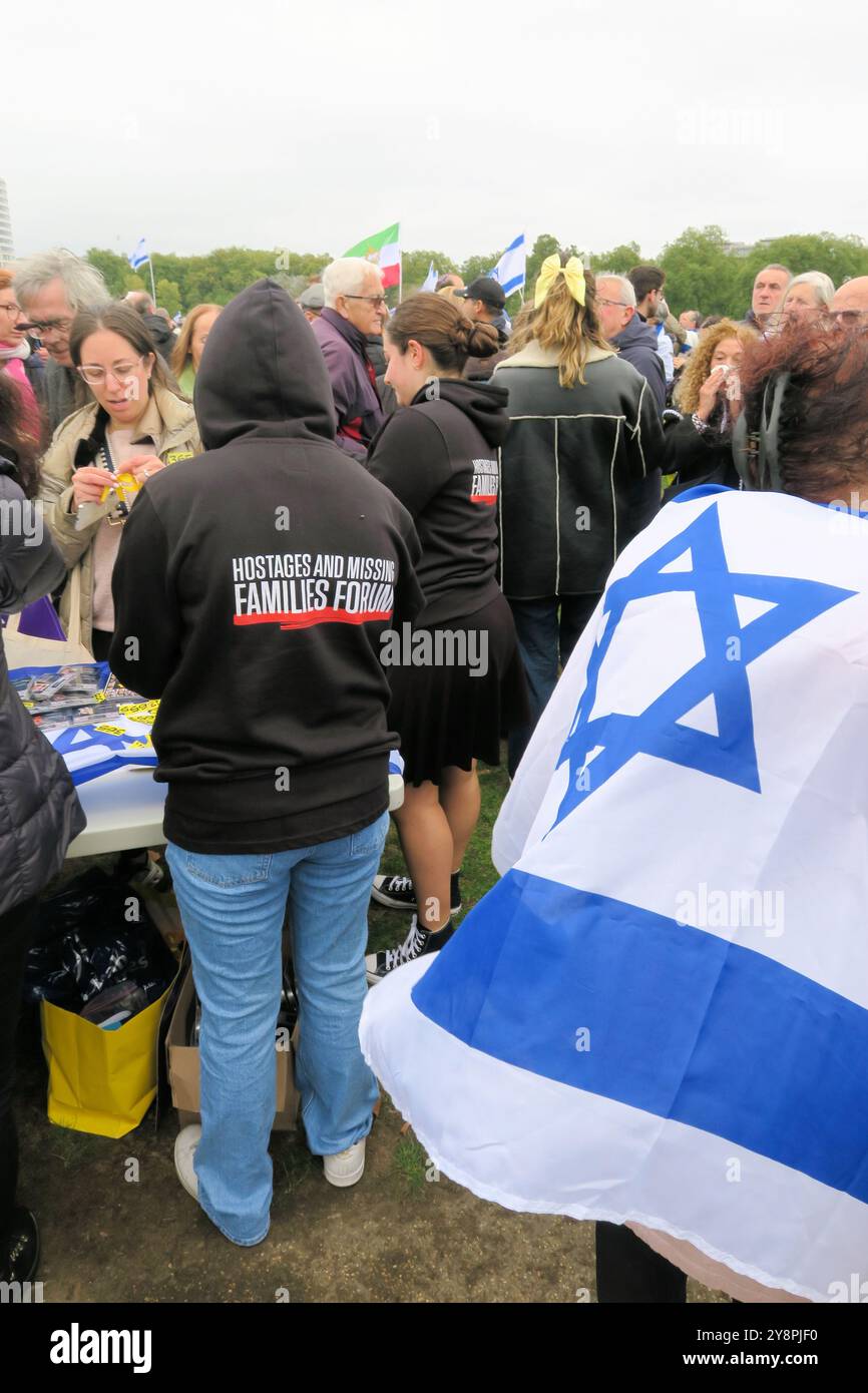 Londres, Royaume-Uni. 6 octobre 2024. Le mémorial du massacre du 7 octobre a lieu à Londres. Crédit : Brian Minkoff/Alamy Live News Banque D'Images