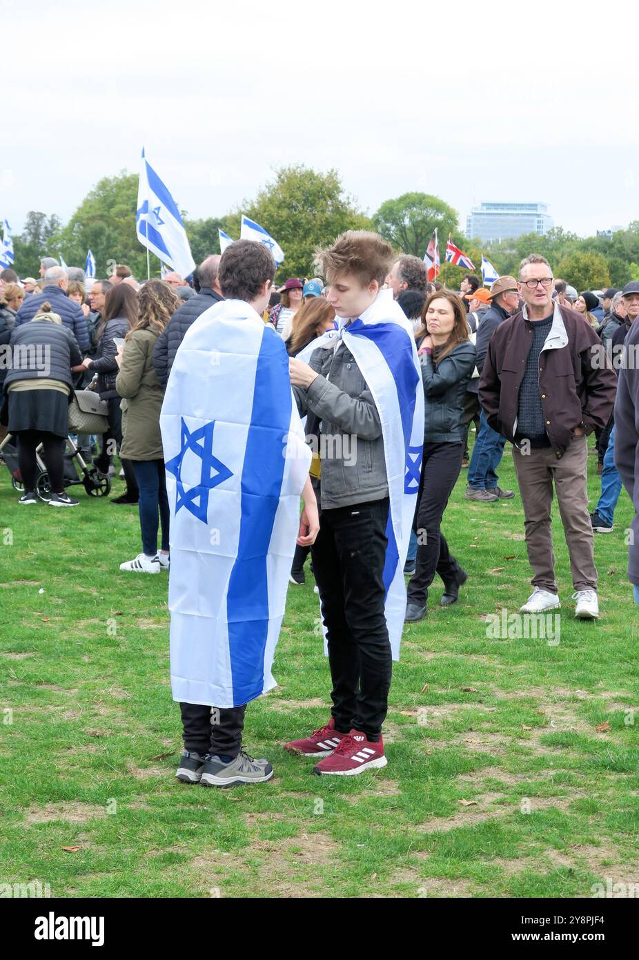 Londres, Royaume-Uni. 6 octobre 2024. Le mémorial du massacre du 7 octobre a lieu à Londres. Crédit : Brian Minkoff/Alamy Live News Banque D'Images