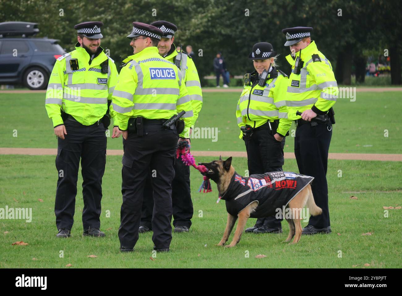 Londres, Royaume-Uni. 6 octobre 2024. Le mémorial du massacre du 7 octobre a lieu à Londres. Crédit : Brian Minkoff/Alamy Live News Banque D'Images