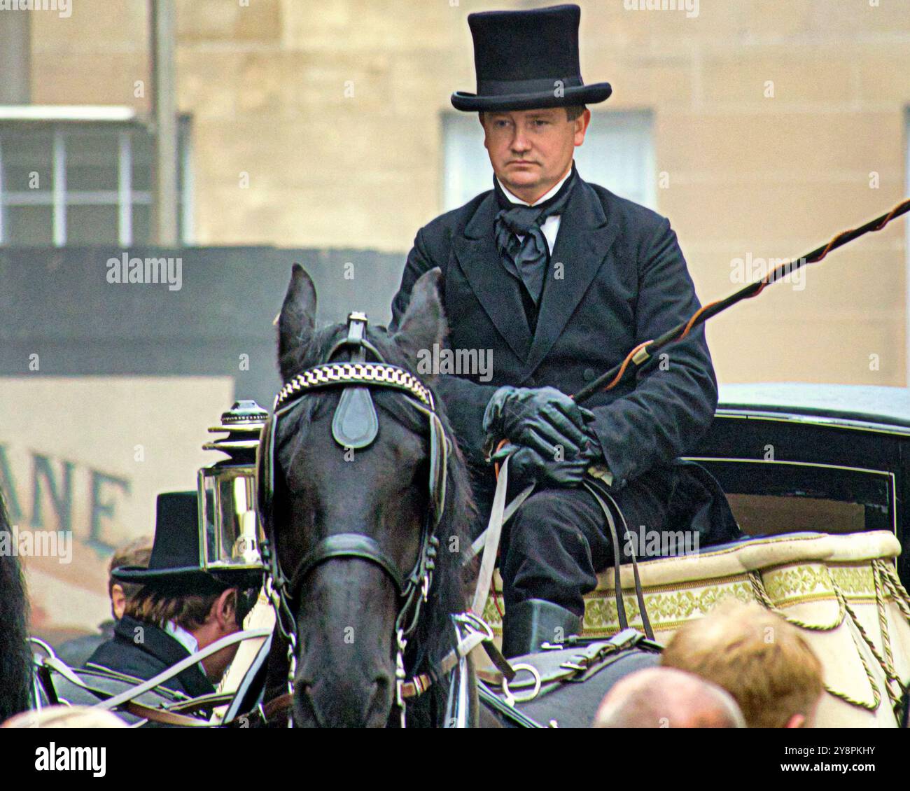 Glasgow, Écosse, Royaume-Uni. 6 octobre 2024. Debutante transforma la façade de la bibliothèque mitchel en New york édouardien de 1900. Banque D'Images