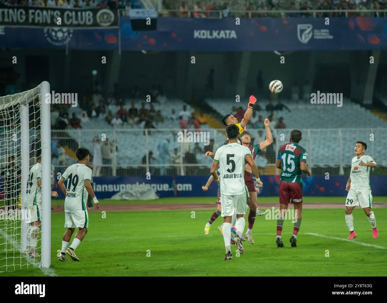 Kolkata, Inde. 06 octobre 2024. Mohun Bagan Super Giants (MBSG) a dominé la victoire sur Mohammed Sporting Club (MSC) sur trois frappes de première mi-temps de Jamie Maclaren, Subhasish Bose et Greg Stewart dans le match de première manche ISL 2024/25 au stade Kolkata Salt Lake. (Photo par Amlan Biswas/Pacific Press) crédit : Pacific Press Media production Corp./Alamy Live News Banque D'Images