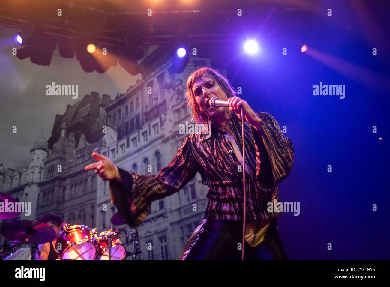 Londres, Royaume-Uni. 6 octobre 2024. Les rockeurs glam britanniques The Struts jouent un décor électrisant à Camden Roundhouse. Cristina Massei/Alamy Live News Banque D'Images