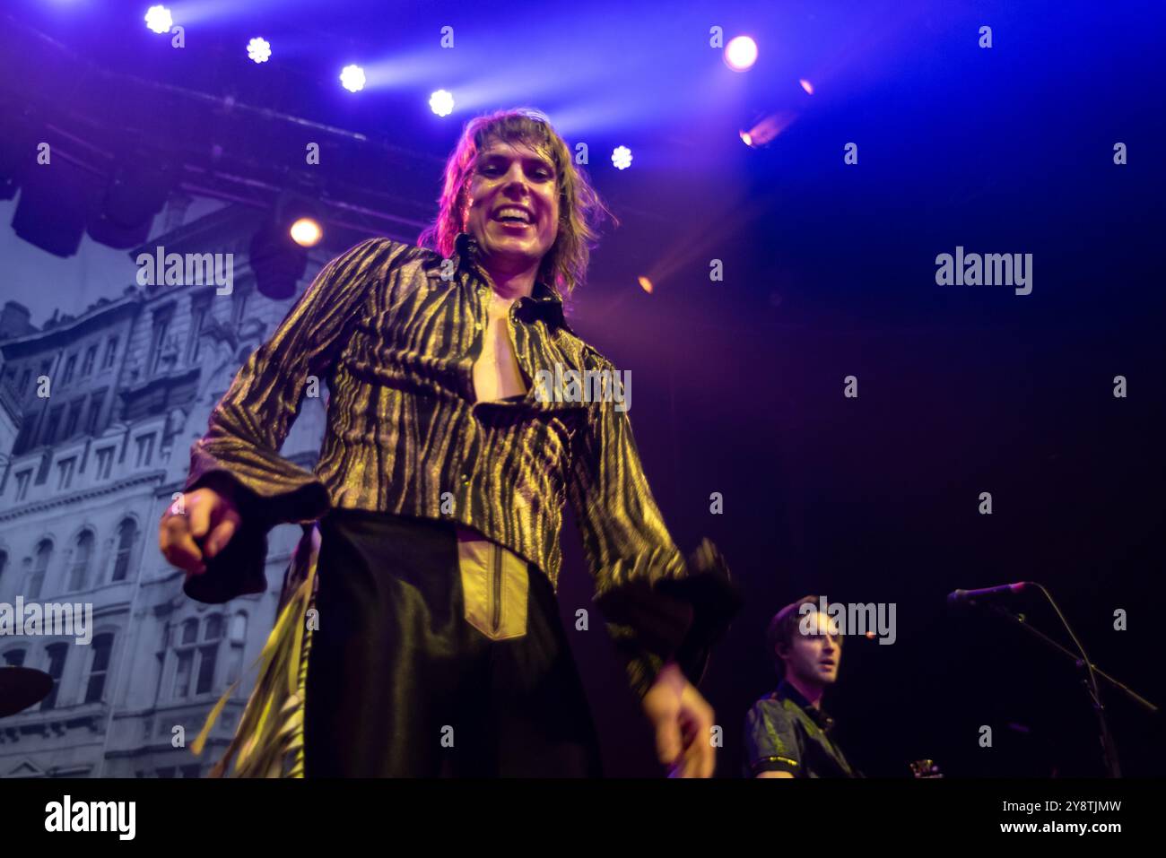 Londres, Royaume-Uni. 6 octobre 2024. Les rockeurs glam britanniques The Struts jouent un décor électrisant à Camden Roundhouse. Cristina Massei/Alamy Live News Banque D'Images