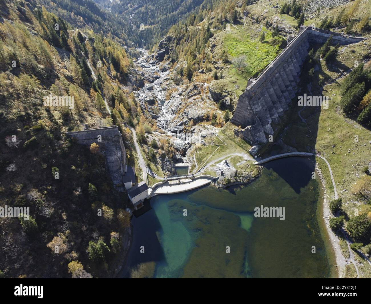 Barrage de Gleno dans les alpes italiennes Banque D'Images