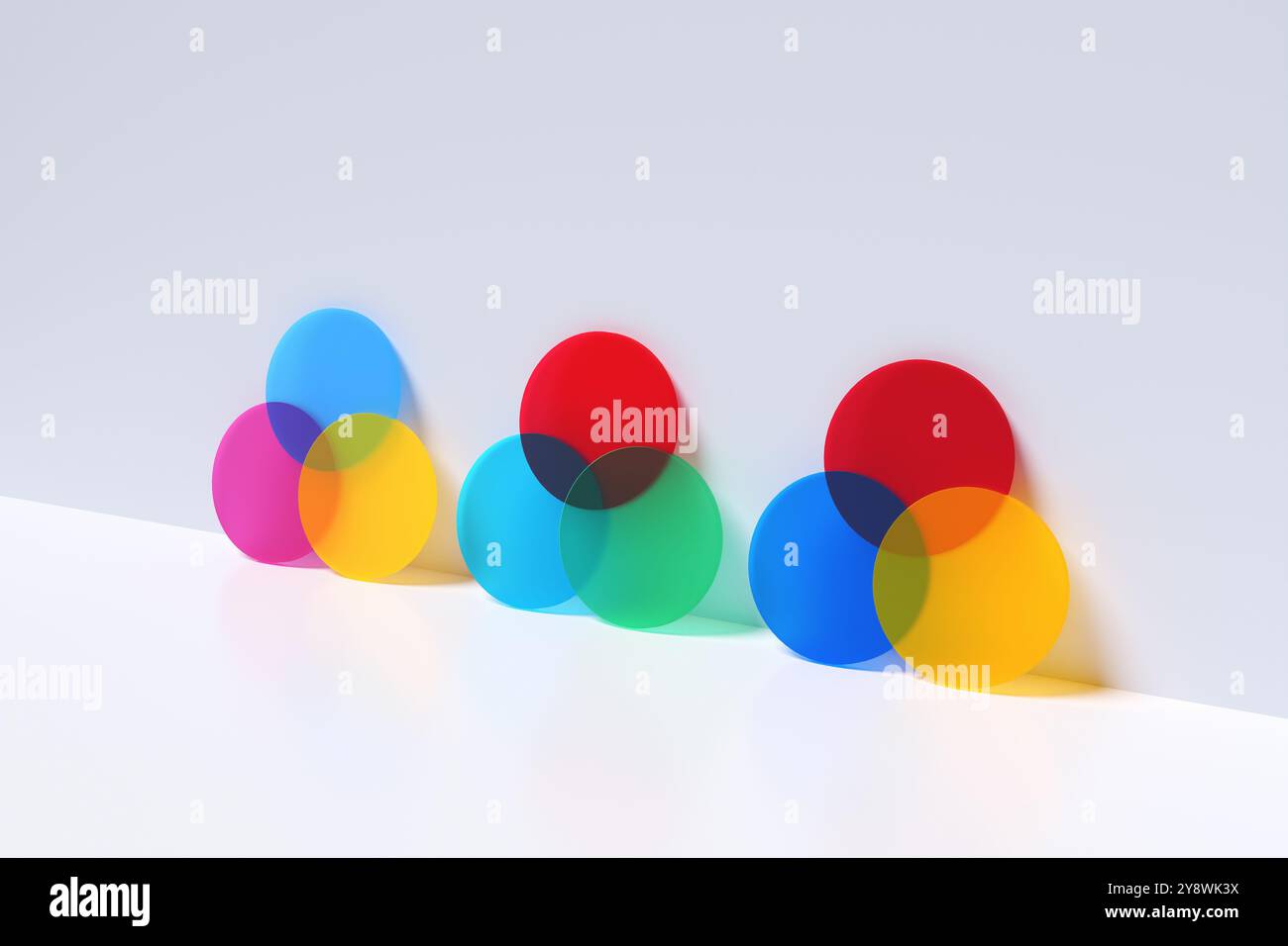 Théorie des couleurs. Modèles de couleur sur cercles en plexiglas. Trois modèles additifs ou soustractifs de CMJ ou CMJN (cyan, magenta, jaune et noir), RVB (rouge, GRE Banque D'Images