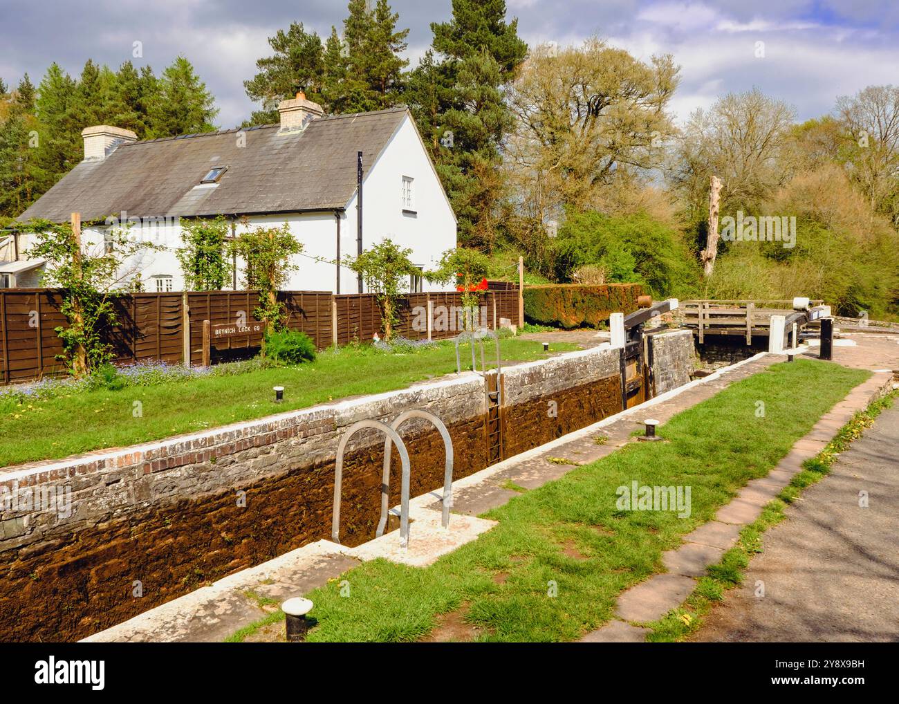 Écluse de Brynich sur le Monbucshire et le canal de Brecon dans le parc national de Brecon Beacons. Brecon (Aberhonddu), Powys, pays de Galles, Royaume-Uni, Grande-Bretagne Banque D'Images