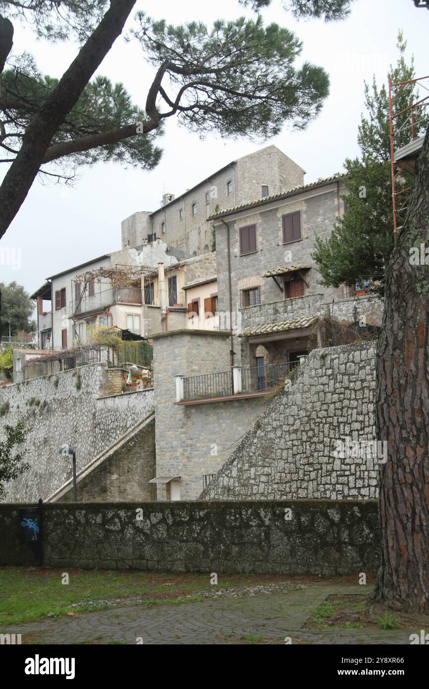 Bâtiments en pierre à Montefiascone, Italie Banque D'Images