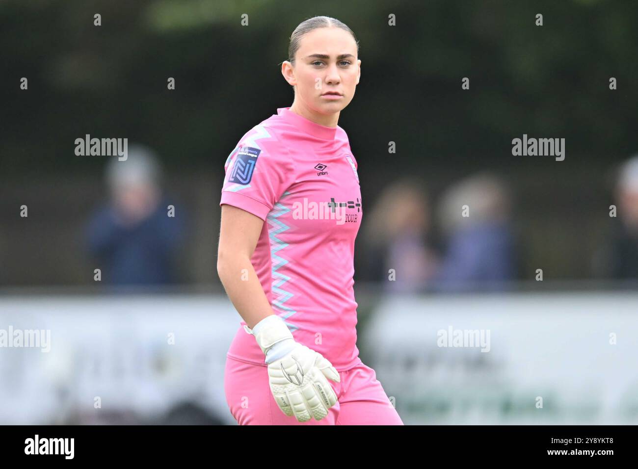 La gardienne de but Natalia Negri (1 Ipswich) regarde lors de la première division de la FA Women's premier League entre Ipswich Town Women et Watford Women à Dellwood Road, Felixstowe le dimanche 6 octobre 2024. (Photo : Kevin Hodgson | mi News) crédit : MI News & Sport /Alamy Live News Banque D'Images