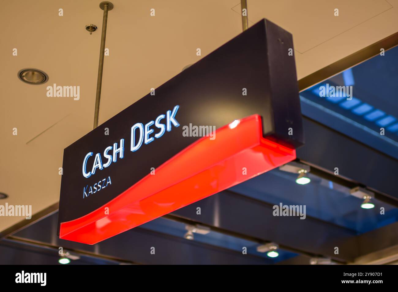 Caisse en Duty Free, aéroport de Budapest Banque D'Images