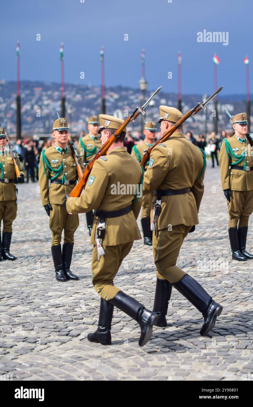 Relève de la garde au Palais Sandor de Budapest, Hongrie Banque D'Images