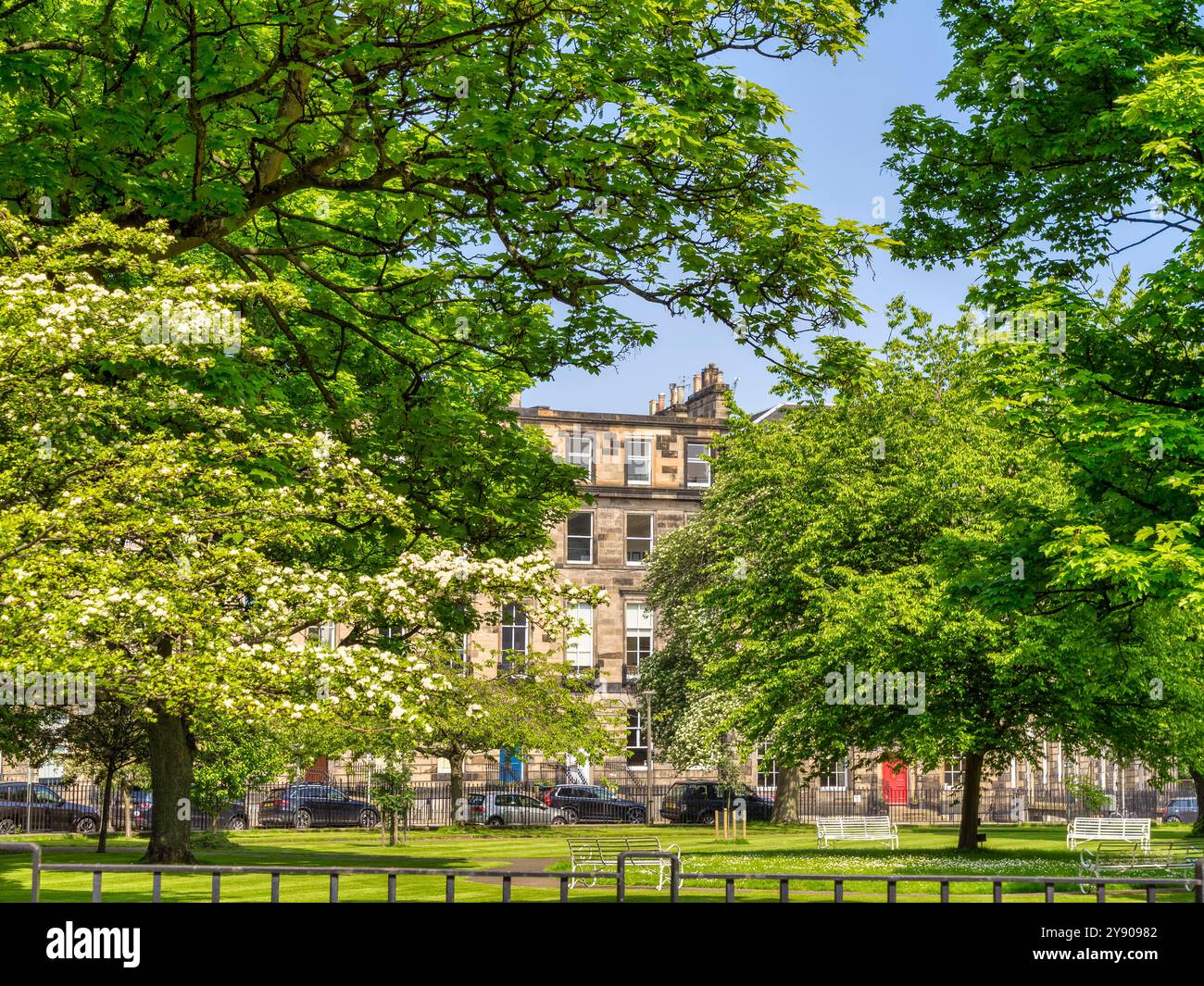 Edimbourg, la Nouvelle ville, une zone verdoyante avec un petit parc. Banque D'Images