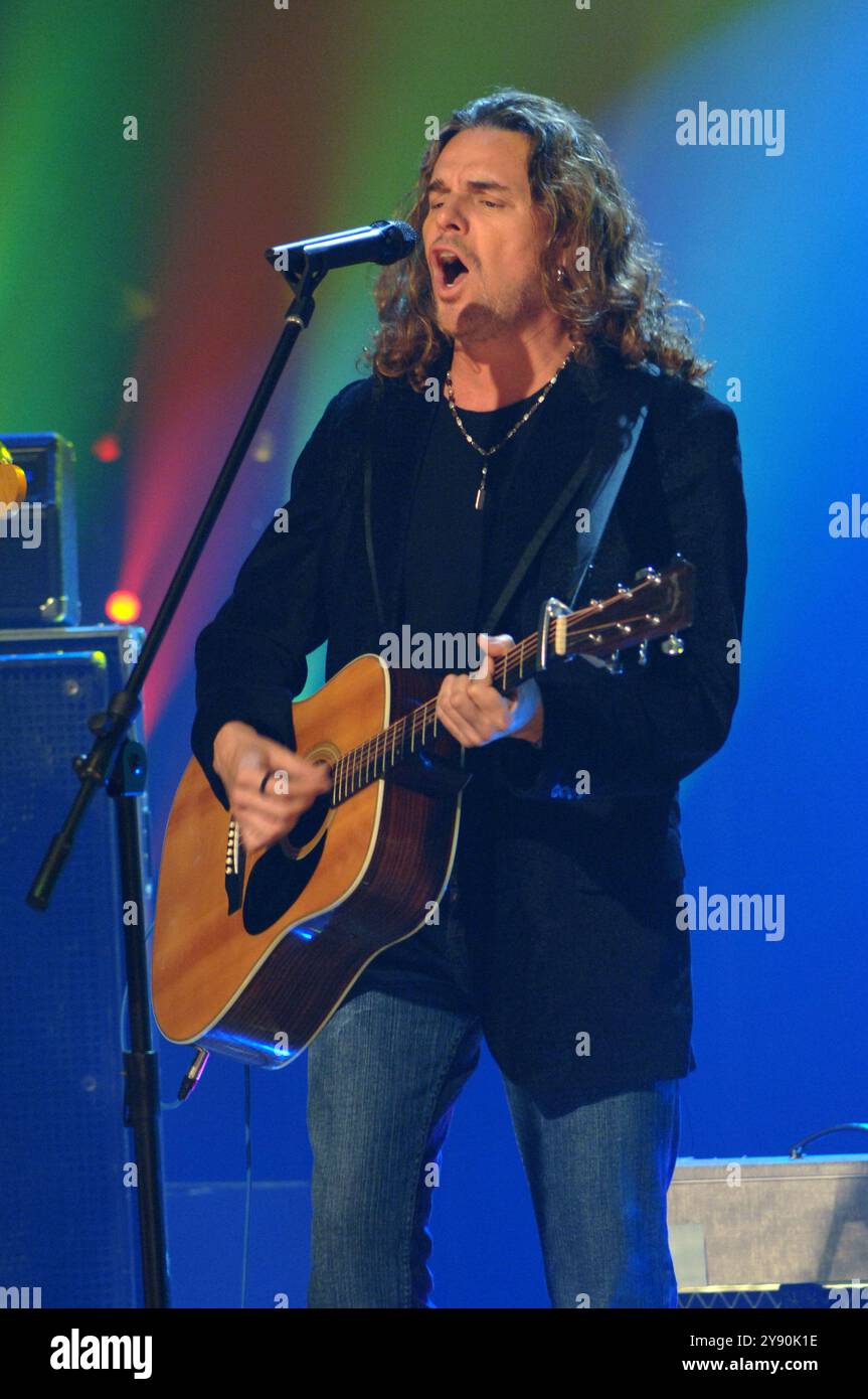 Milan Italie 26/2006 : Fernando Fher Olvera, chanteur du Maná, groupe de rock mexicain, lors de l’émission de télévision “CD Live“ Banque D'Images