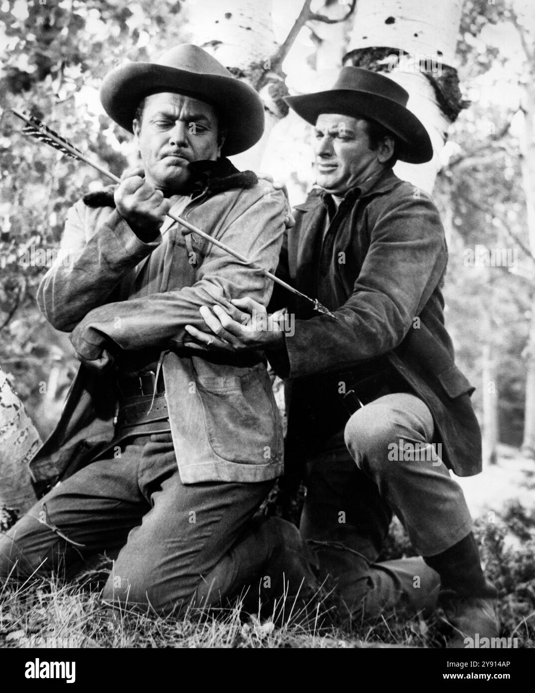 Tony Martin, John Bromfield, sur le plateau du film WESTERN, 'Quincannon, Frontier Scout', United Artists, 1956 Banque D'Images