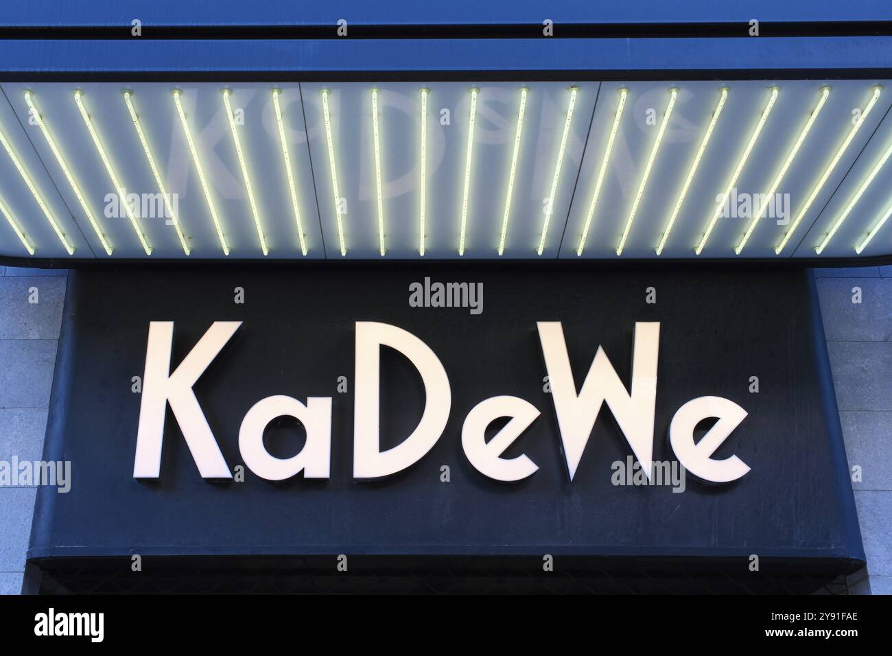 Logo de KaDeWe, Kaufhaus des Westens, grands magasins traditionnels à Berlin, Berlin, Allemagne, Europe Banque D'Images