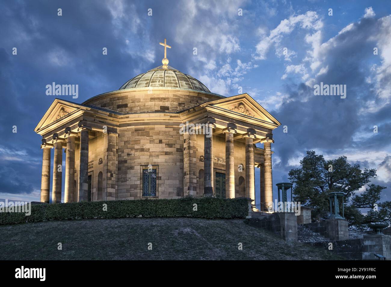 Chapelle funéraire sur le Wuerrtemberg à Stuttgart Rotenberg dans la lumière du soir Banque D'Images