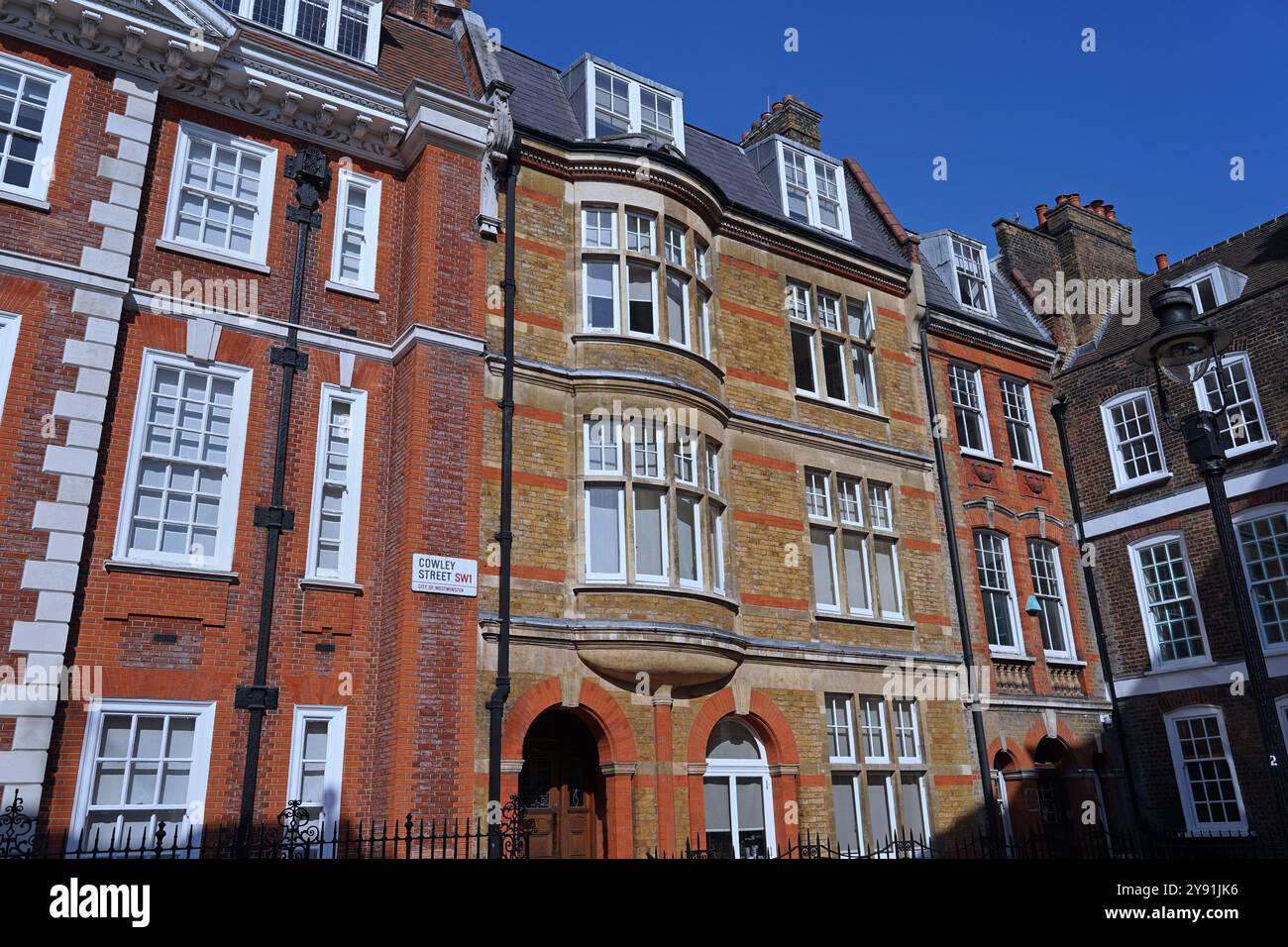 Londres, Royaume-Uni - 18 septembre 2024 : Westminster, près de l'abbaye de Westminster, élégantes maisons de ville géorgiennes Banque D'Images