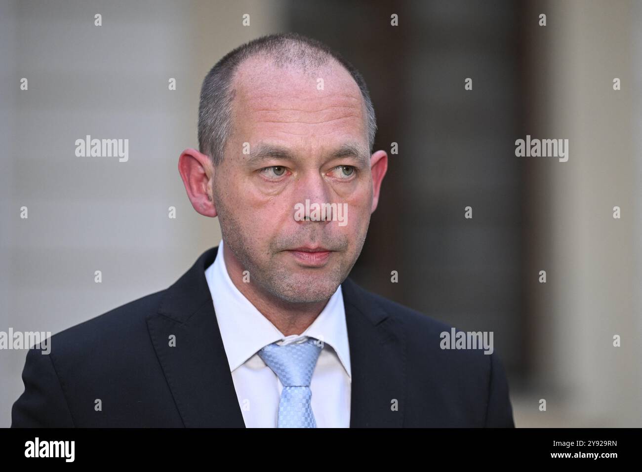 Prague, République tchèque. 07 octobre 2024. Le candidat au poste de ministre du développement régional Petr Kulhanek (STAN) photographié après sa rencontre avec le président tchèque Petr Pavel au château de Prague, en République tchèque, le 7 octobre 2024. Crédit : Katerina Sulova/CTK photo/Alamy Live News Banque D'Images