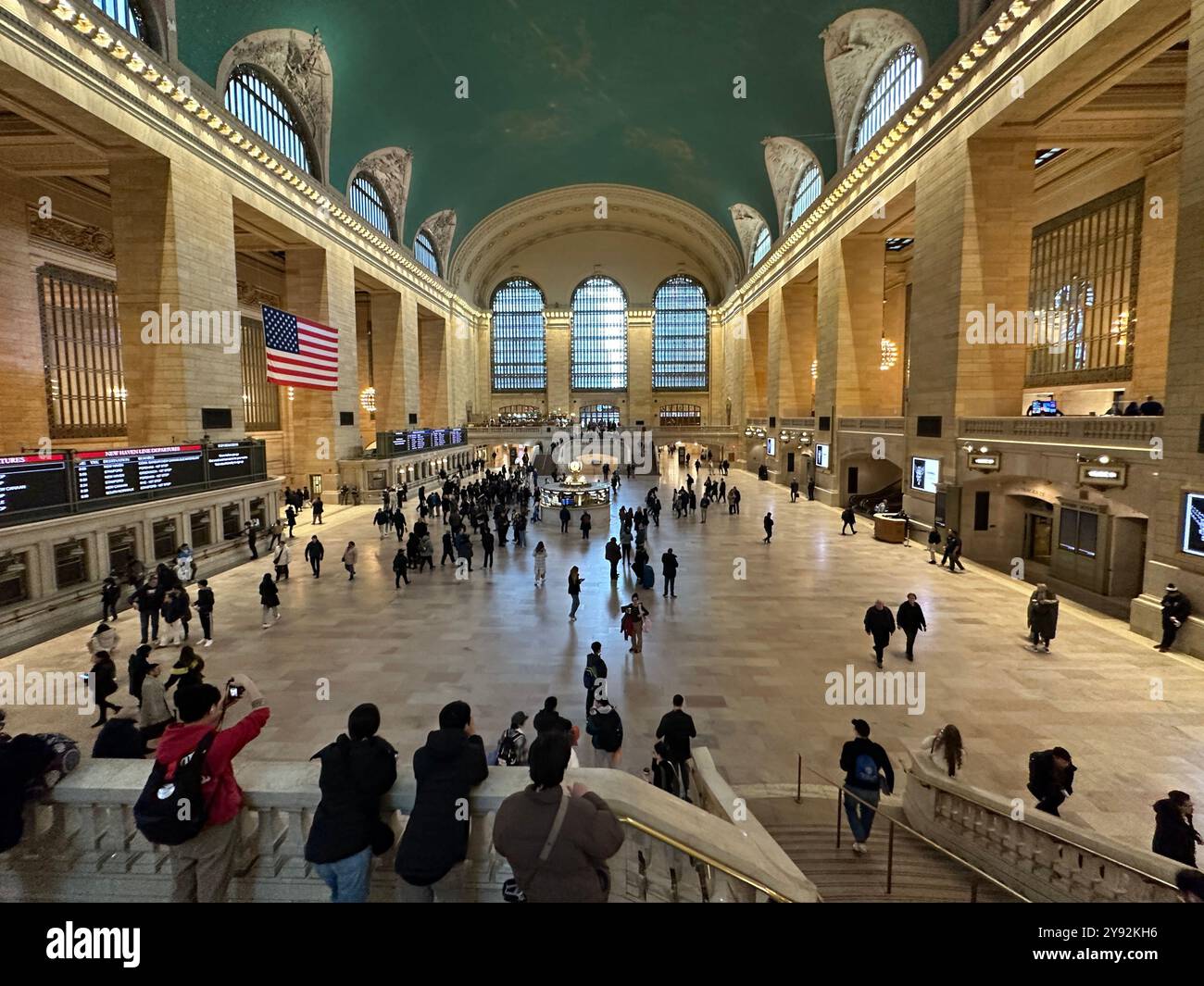 New York, USA : 12 février 2024 ; intérieur de Grand Central Station à New York - Image de stock capturée avec un smartphone