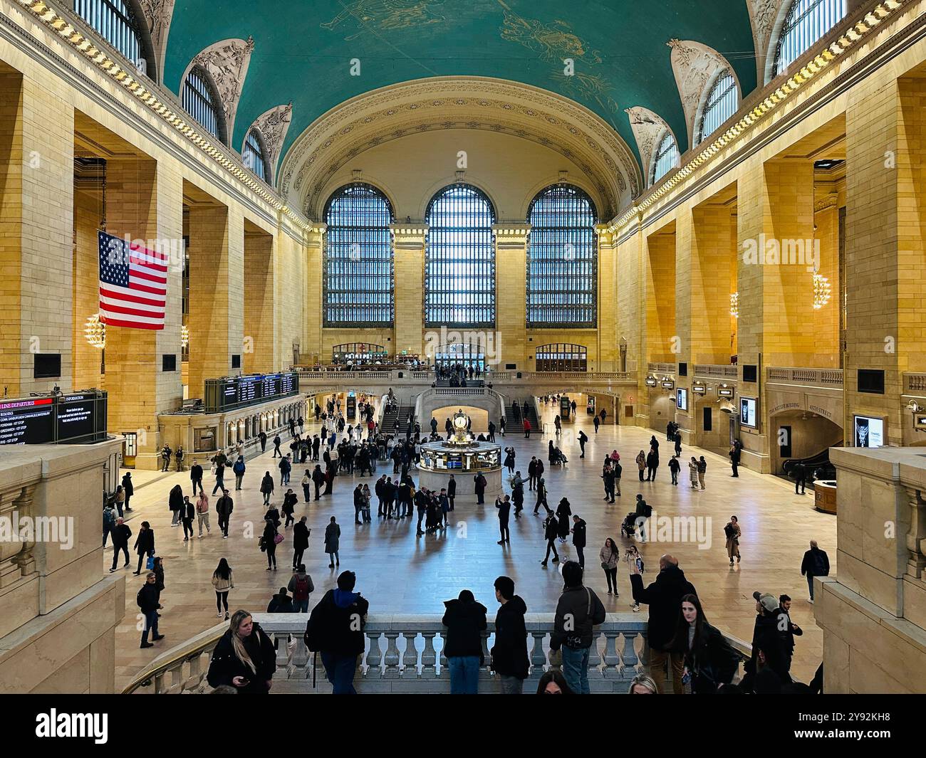 New York, USA : 12 février 2024 ; intérieur de Grand Central Station à New York - Image de stock capturée avec un smartphone