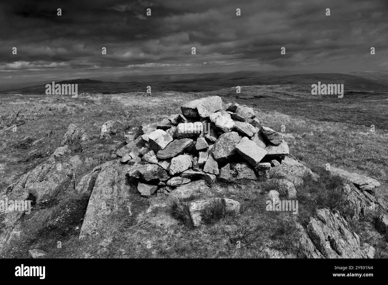 Le cairn sommital de Grey Crag est tombé, au-dessus du hameau de Sadgill, Longsleddale, Lake District National Park ; Cumbria ; England Grey Crag Fell est l'un des Banque D'Images