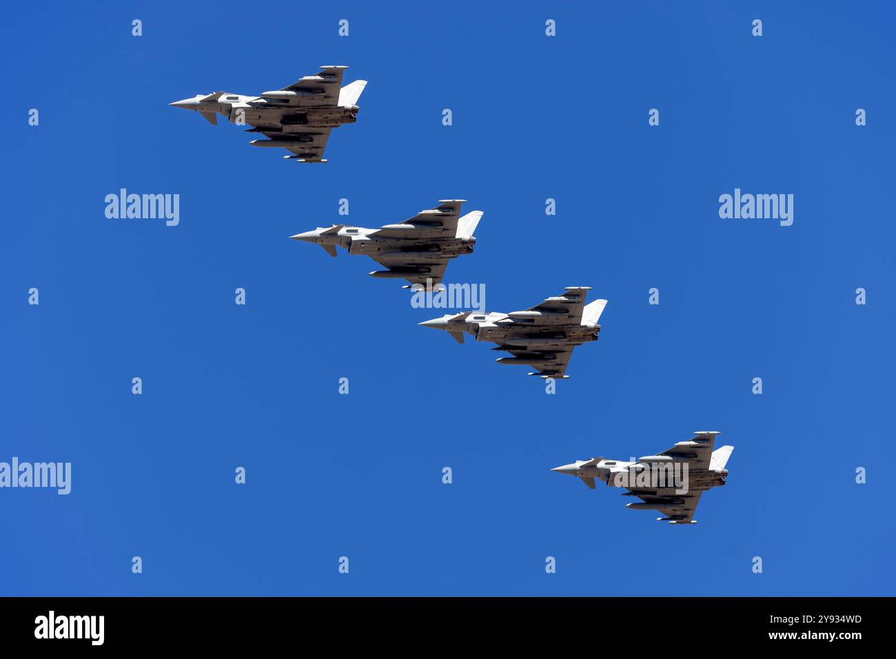 Un vol de l'Eurofighter EF-2000 Typhoon FGR4 (REG : ZK376) de la Royal Air Force lors d'un rodage et d'une pause avant d'atterrir pour un arrêt technique. Banque D'Images