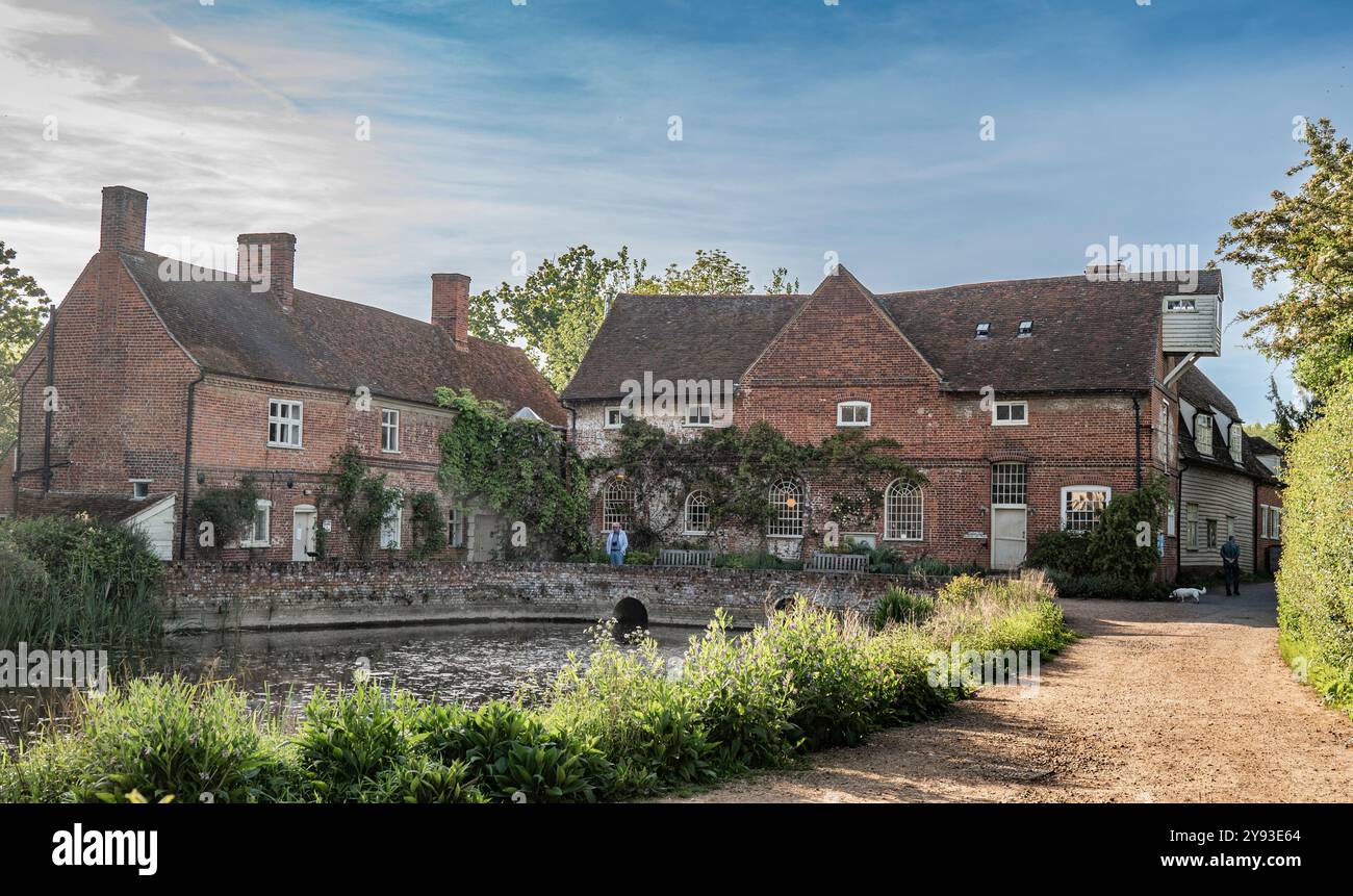 Centre d'études de Flatford Mill, rendu célèbre par les peintures de John Contable. Banque D'Images