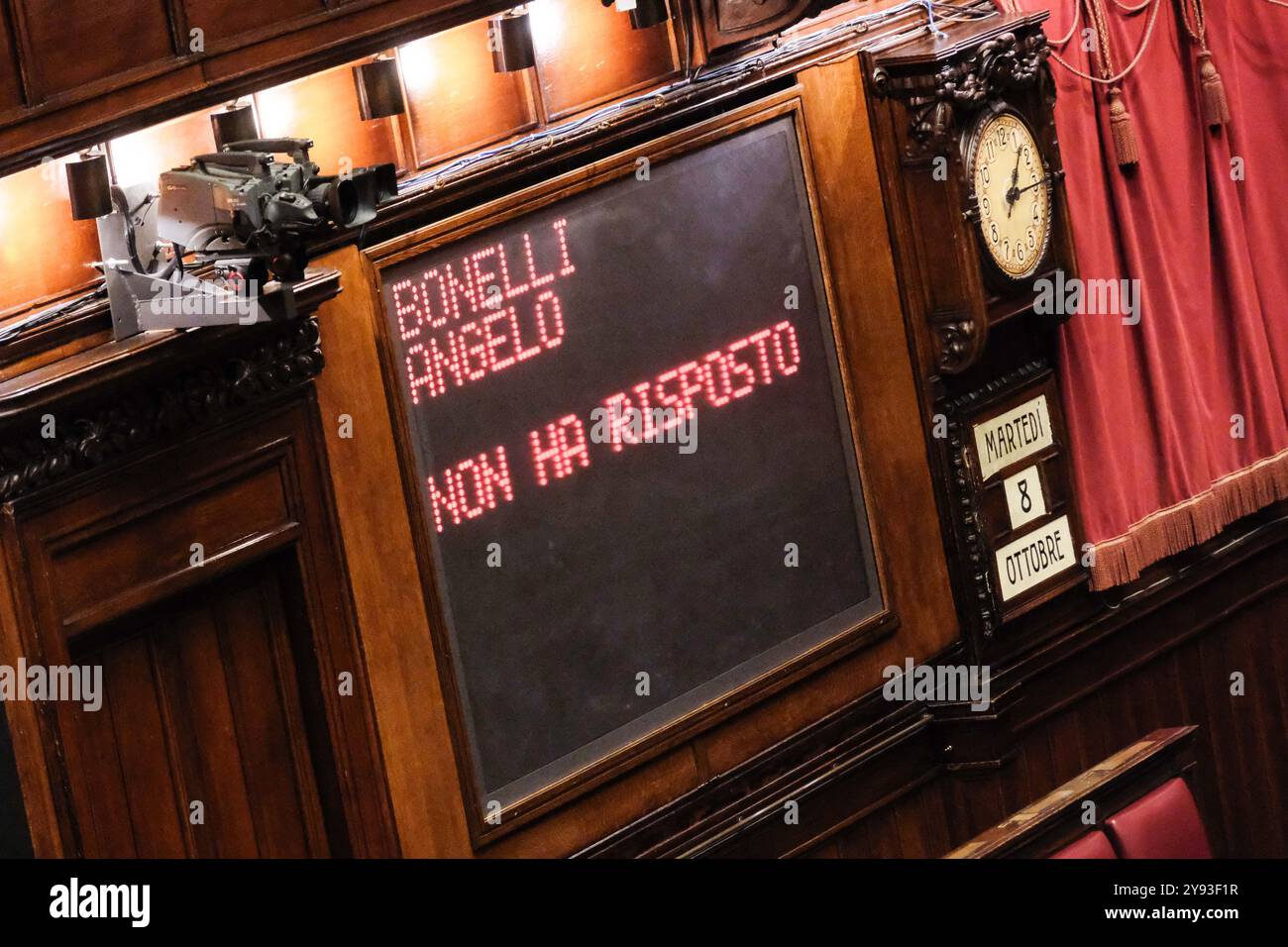 Roma, Italie. 08 octobre 2024. Angelo Bonelli AVS assente alla votazione del Parlamento in seduta comune per l'elezione di un giudice della Corte costituzionale. Camera dei Deputati a Roma, Marted&#xec ; 08 Ottobre 2024 (foto Mauro Scrobogna/LaPresse) Angelo Bonelli AVS absent du vote à l'occasion du vote du Parlement en séance commune pour l'élection d'un juge à la Cour constitutionnelle. Chambre des députés à Rome, mardi 08 octobre 2024 (foto par Mauro Scrobogna/LaPresse) crédit : LaPresse/Alamy Live News Banque D'Images