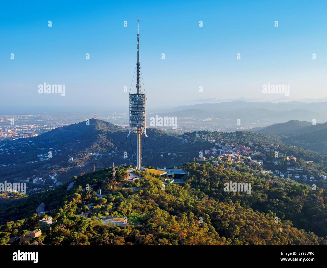 Torre de Collserola au coucher du soleil, Mont Tibidabo, Barcelone, Catalogne, Espagne, Europe Banque D'Images