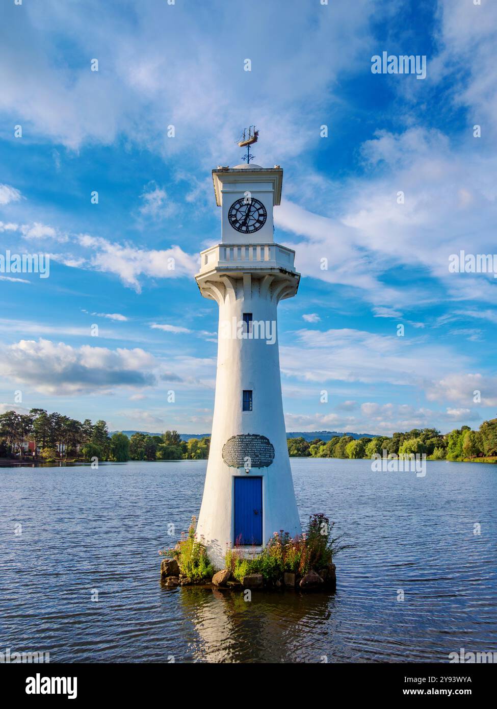 Le phare Scott Memorial à Roath Park Lake, Cardiff, pays de Galles, Royaume-Uni, Europe Banque D'Images