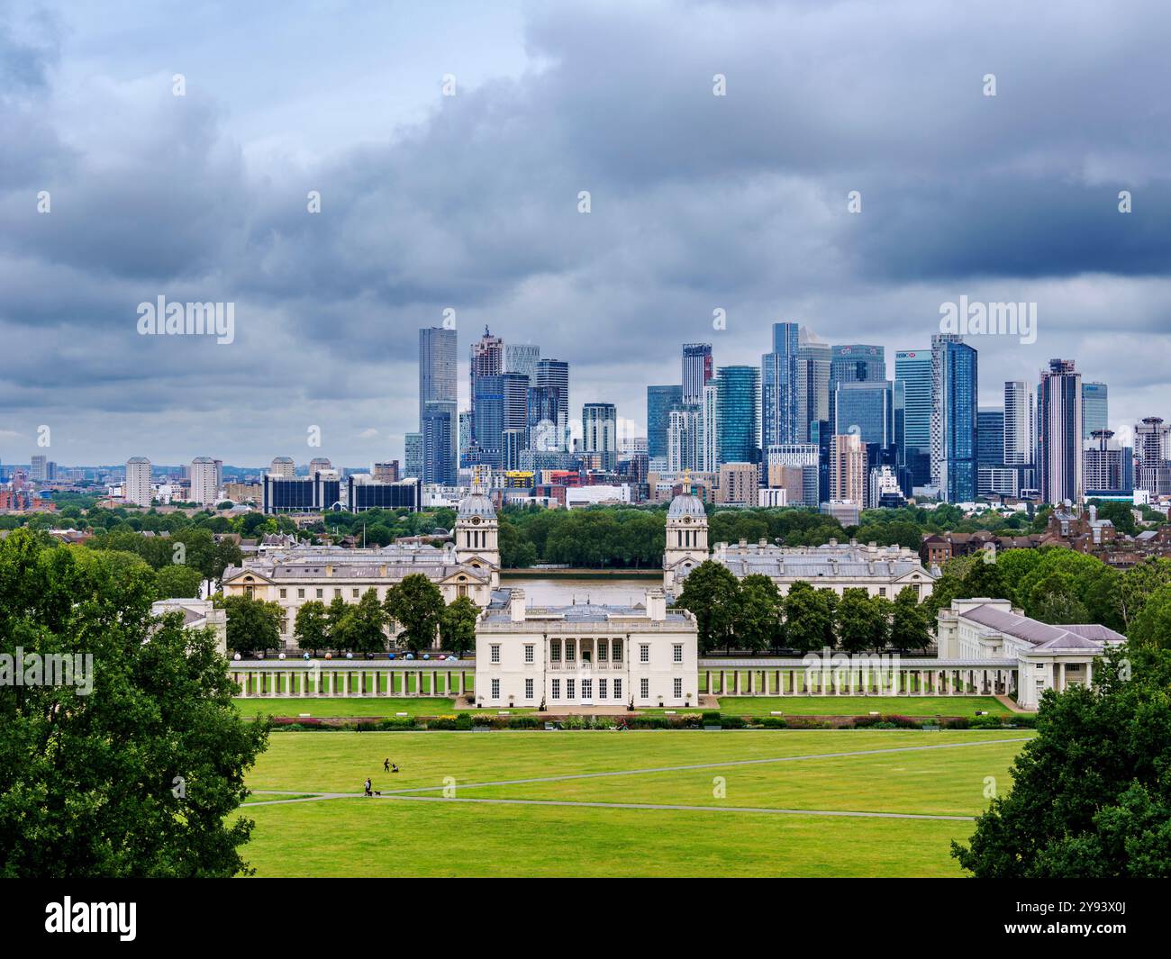 Vue sur Greenwich Park vers Queen's House, Old Royal Naval College, UNESCO, et Canary Wharf, Greenwich, Londres, Angleterre, Royaume-Uni Banque D'Images