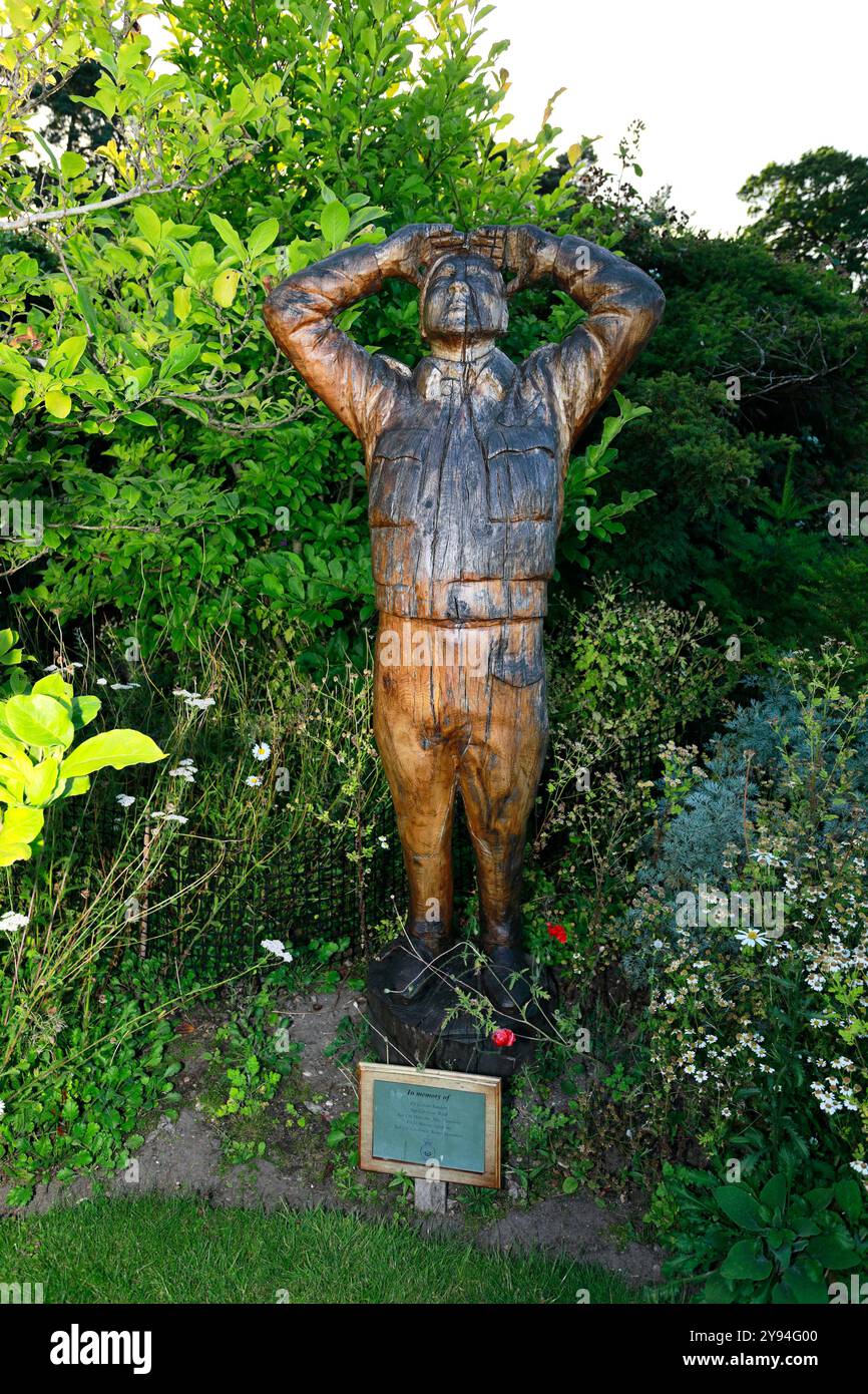 La statue de l'équipage dans les jardins de l'hôtel Petwood, utilisé par la RAF comme un désordre d'officiers pendant la seconde Guerre mondiale. Woodhall Spa, Lincolnshire, Angleterre Banque D'Images