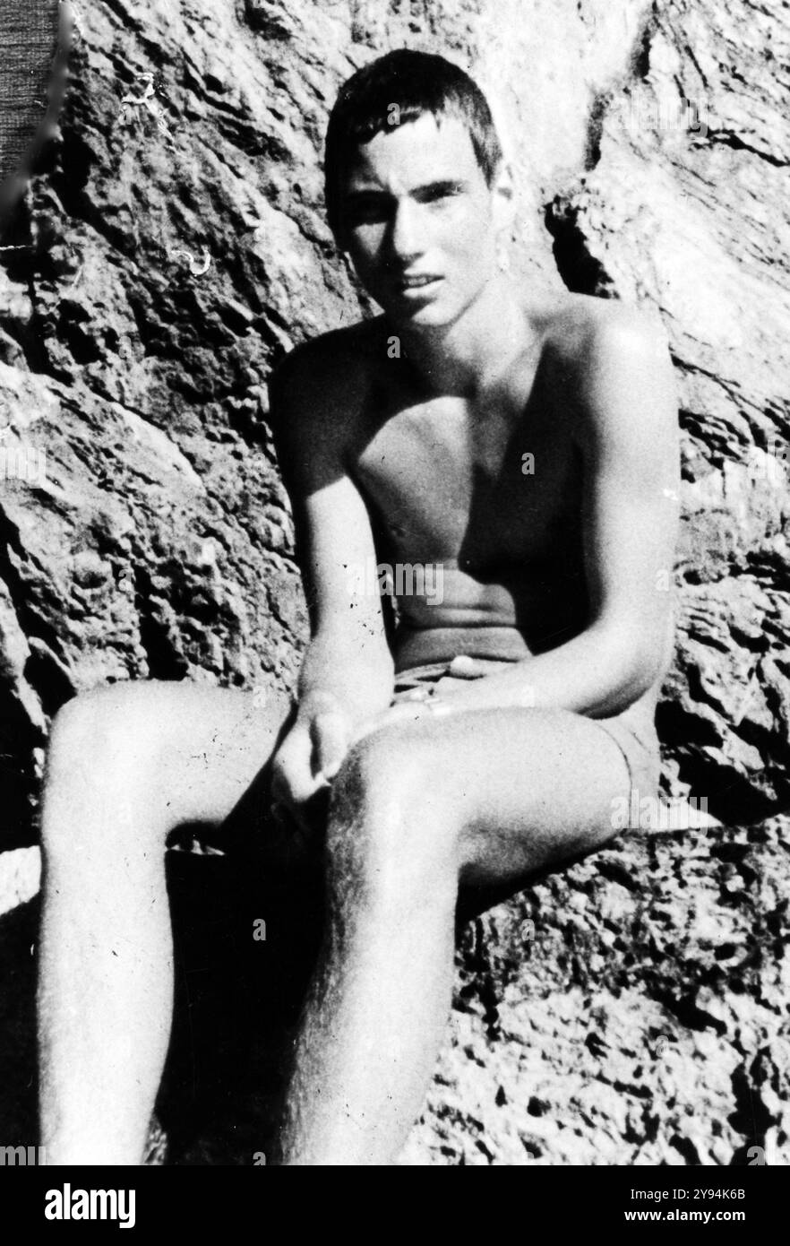1978 Isola di Cavallo Archivio Storico Olycom/LaPresse Nella Foto : Dirk Hamer, ragazzo tedesco di 19 anni, uno dei quattro figli del medico e teologo tedesco Geerd Hamer, morì il 7 dicembre 1978 : Era stato ferito nella notte tra Corsil 17 e il 18 agosto dello stesso anno in una sparmanuia sull'isola di Cavallo in the isola di cavallo in the Vitica in the Evolio photo : Dirk Hamer, un jeune allemand de 19 ans, l'un des quatre fils du médecin et théologien allemand Geerd Hamer, est décédé le 7 décembre 1978 : il avait été blessé dans la nuit du 17 au 18 août de la même année lors d'une fusillade Banque D'Images