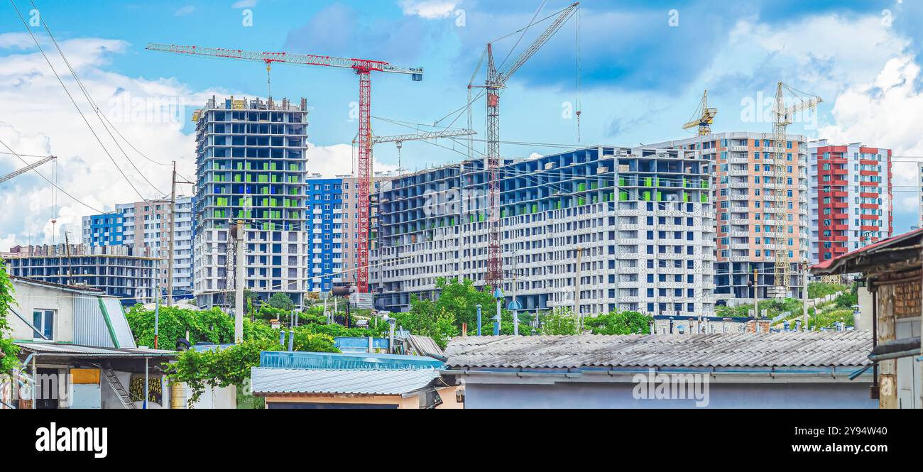 Construction de nouvelles maisons modernes dans un quartier résidentiel Banque D'Images