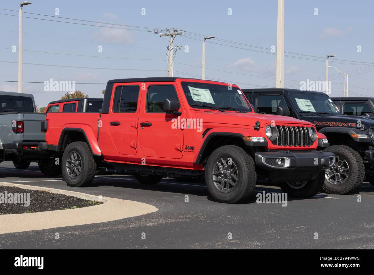 Noblesville - 6 octobre 2024 : Jeep Gladiator Sport 4X4. Jeep offre le Gladiator avec un moteur V6 VVT de 3,6 L. MY:2024 Banque D'Images