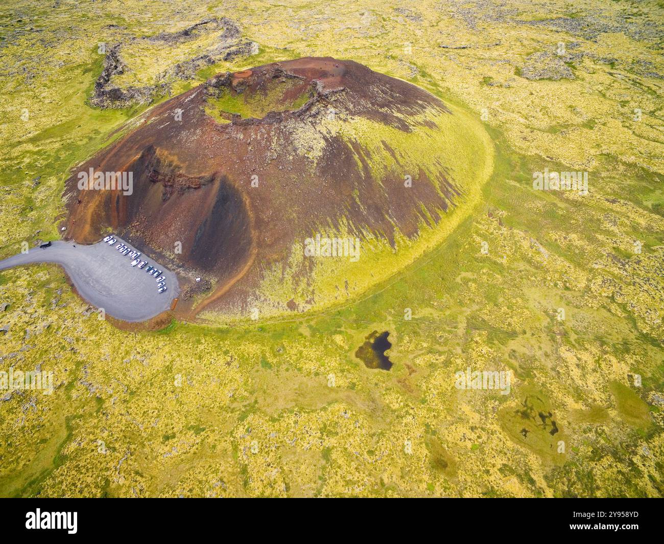 Vue aérienne du cratère Saxhóll situé dans le parc national Snaefellsjokull, Islande Banque D'Images